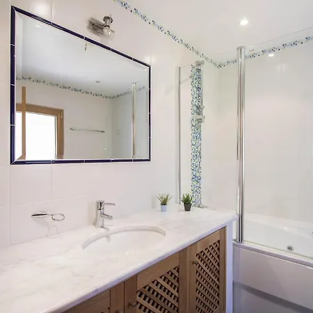 Valentina فيلة *