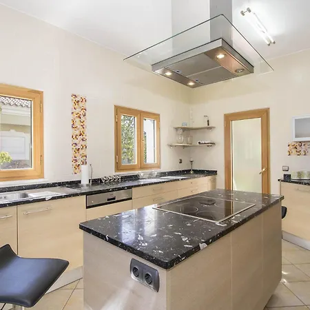 Valentina فيلة المانسيل